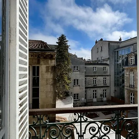 Apartment T3 Neuf Centre Historique Bordeaux
