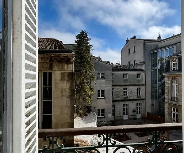 Apartment T3 Neuf Centre Historique Bordeaux